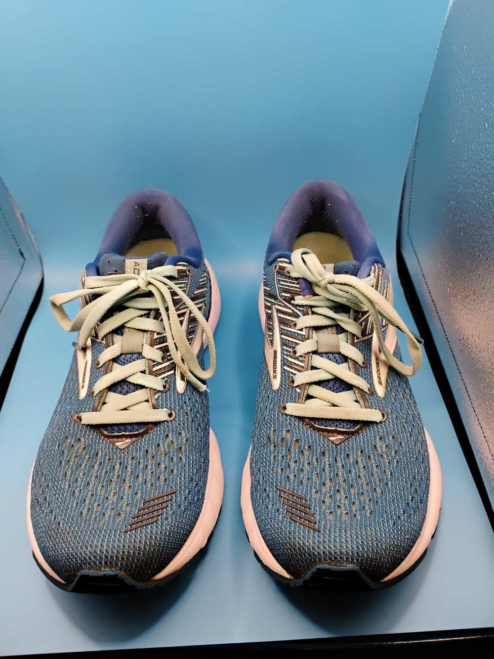 Women’s Brooks Gts 19 Running Sneakers